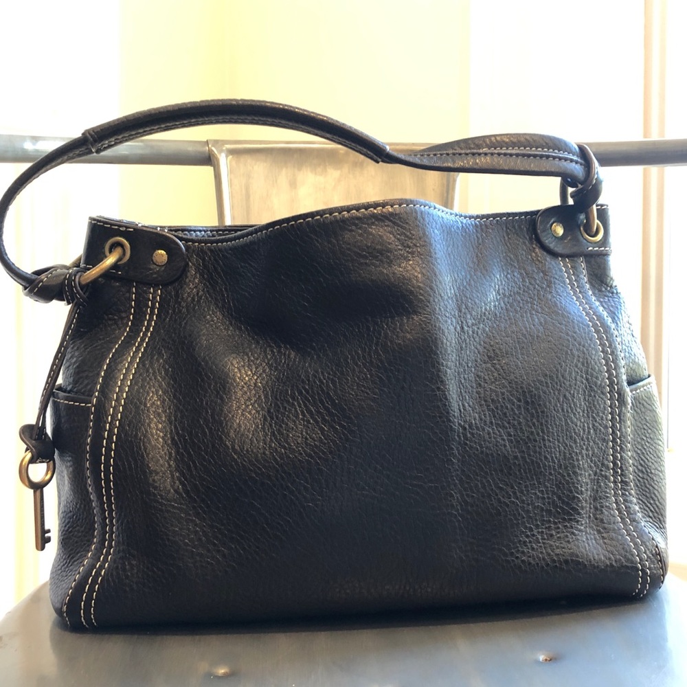 Fossil black pebble leather handbag—immaculate!